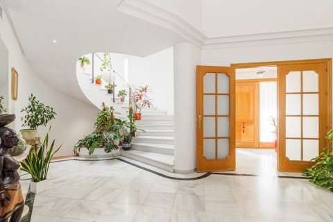 Huvila myytävänä Dos Hermanas, Seville, Espanja, 7 makuuhuonetta, 1.05 m2 No. 106998 - kuva 5