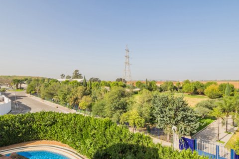 Huvila myytävänä Dos Hermanas, Seville, Espanja, 7 makuuhuonetta, 1.05 m2 No. 106998 - kuva 26