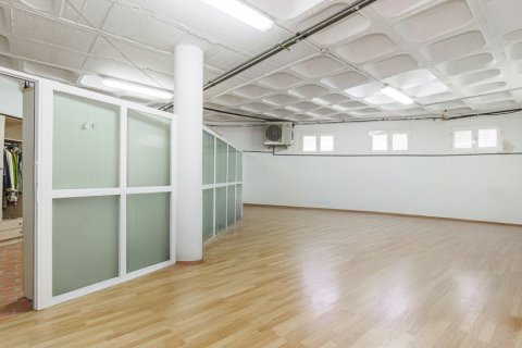 Huvila myytävänä Dos Hermanas, Seville, Espanja, 7 makuuhuonetta, 1.05 m2 No. 106998 - kuva 29