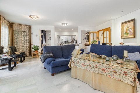 Huvila myytävänä Dos Hermanas, Seville, Espanja, 7 makuuhuonetta, 1.05 m2 No. 106998 - kuva 6