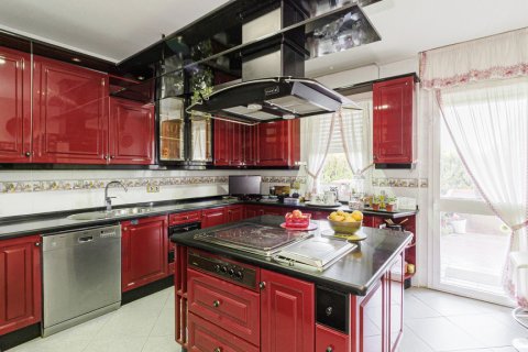 Huvila myytävänä Dos Hermanas, Seville, Espanja, 7 makuuhuonetta, 1.05 m2 No. 106998 - kuva 11