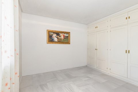 Huvila myytävänä Dos Hermanas, Seville, Espanja, 7 makuuhuonetta, 1.05 m2 No. 106998 - kuva 21