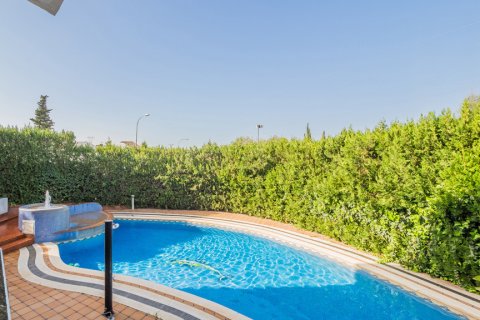 Huvila myytävänä Dos Hermanas, Seville, Espanja, 7 makuuhuonetta, 1.05 m2 No. 106998 - kuva 3