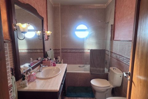 Villa for sale Los Desamparados, Alicante, Spain 5 bedrooms, 253 sq.m. No. 115737 - photo 6