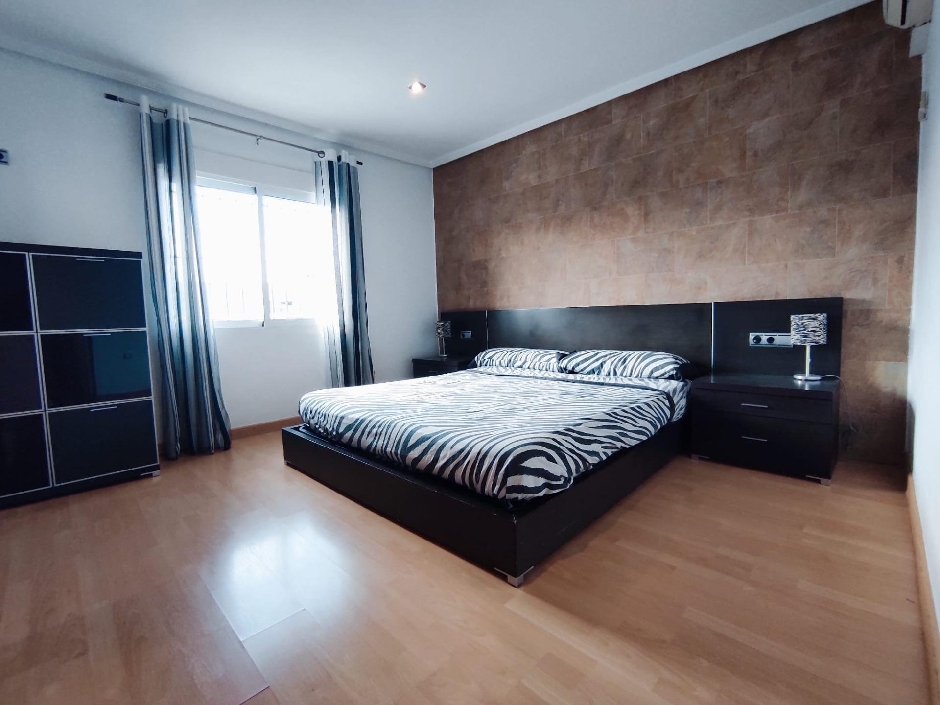 Villa in Torrevieja, Alicante, Spanien 3 Schlafzimmer, 132 m2 Nr. 90324