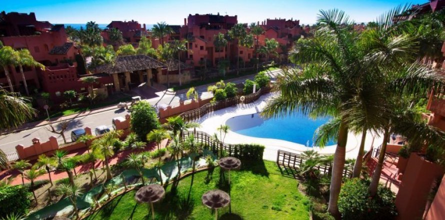 Huoneisto Estepona, Malaga, Espanja 3 makuuhuonetta, 141 m2 No. 21756