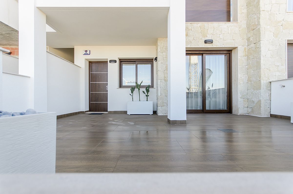 Bungalow à Torrevieja, Alicante, Espagne 2 chambres, 62 m2 No. 95623