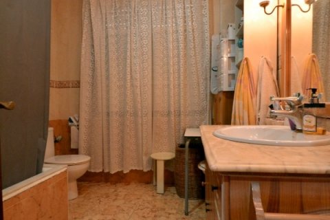 Townhouse for sale Guardamar del Segura, Alicante, Spain 4 bedrooms, 164 sq.m. No. 115472 - photo 17
