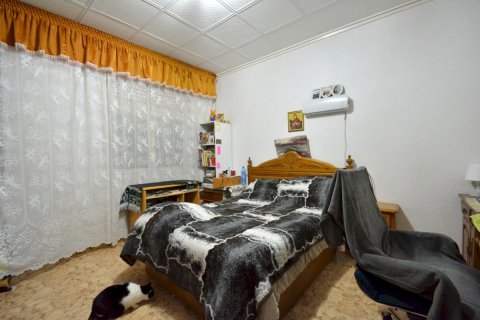 Townhouse for sale Guardamar del Segura, Alicante, Spain 4 bedrooms, 164 sq.m. No. 115472 - photo 19