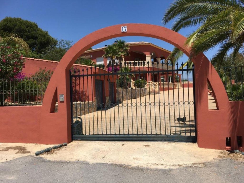 Villa à L'Alfàs del Pi, Alicante, Espagne 8 chambres, 540 m2 No. 115477
