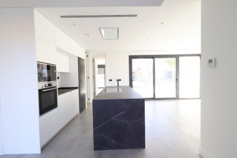 Lägenhet till salu Los Alcazares, Murcia, Spanien 3 sovrum, 122 kvm. Nr. 109288 - foto 6
