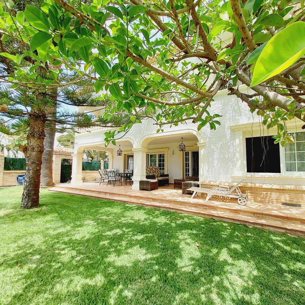 Villa in Cabo Roig, Alicante, Spain 7 bedrooms,  No. 115483