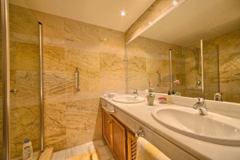 Appartamento in vendita Benahavis, Malaga, Spagna 3 camere da letto, 180 mq. N° 21549 - foto 6