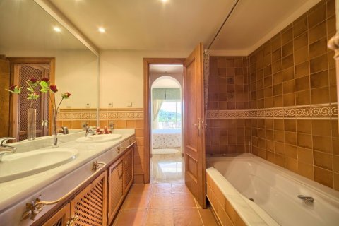 Appartamento in vendita Benahavis, Malaga, Spagna 3 camere da letto, 180 mq. N° 21549 - foto 7