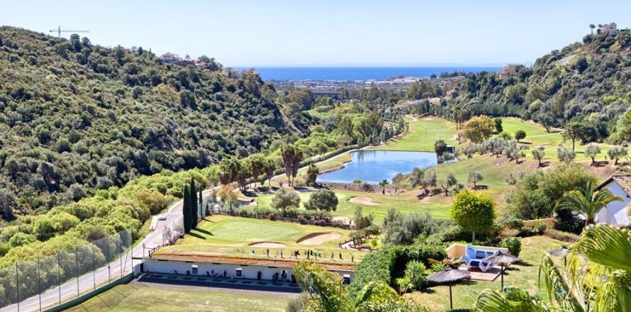 Apartment Benahavis, Malaga, Spain 3 bedrooms, 196 sq.m. No. 21558