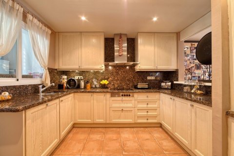 Apartment for sale Benahavis, Malaga, Spain 3 bedrooms, 196 sq.m. No. 21558 - photo 9