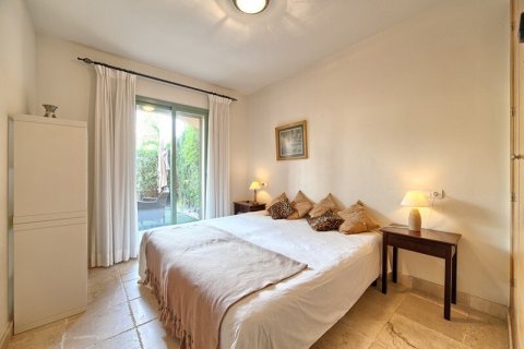 Apartment for sale Benahavis, Malaga, Spain 2 bedrooms, 112 sq.m. No. 21554 - photo 11