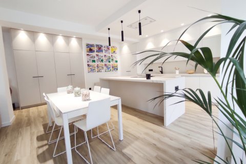 Appartamento in vendita Valencia, Spagna 4 camere da letto, 185 mq. N° 107153 - foto 9