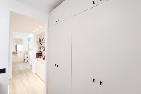 Appartamento in vendita Valencia, Spagna 4 camere da letto, 185 mq. N° 107153 - foto 18