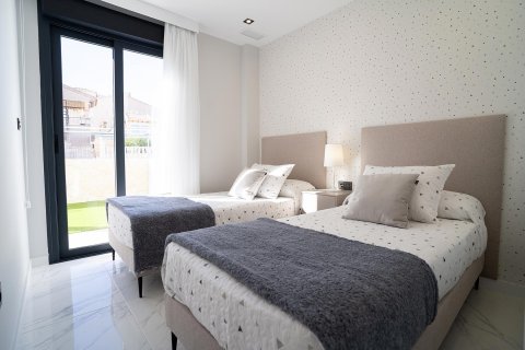 Продажа бунгало в Пилар де ла Орадада, Аликанте, Испания 2 спальни, 71м2 №117911 - фото 14