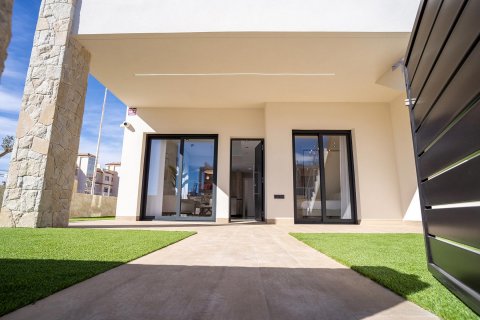 Продажа бунгало в Пилар де ла Орадада, Аликанте, Испания 2 спальни, 71м2 №117911 - фото 1