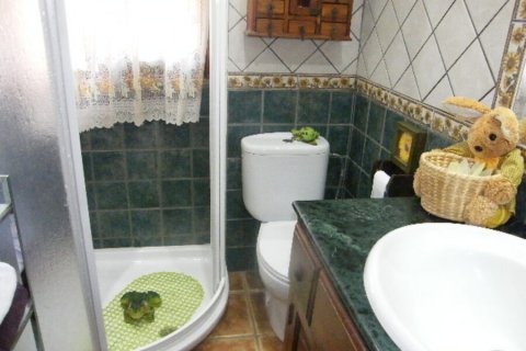 Kaupunkipientalo myytävänä Daya Nueva, Alicante, Espanja, 6 makuuhuonetta,  No. 115626 - kuva 17
