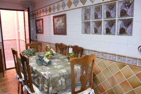 Kaupunkipientalo myytävänä Daya Nueva, Alicante, Espanja, 6 makuuhuonetta,  No. 115626 - kuva 14