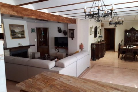 Huvila myytävänä Villena, Alicante, Espanja, 10 makuuhuonetta, 750 m2 No. 116345 - kuva 10