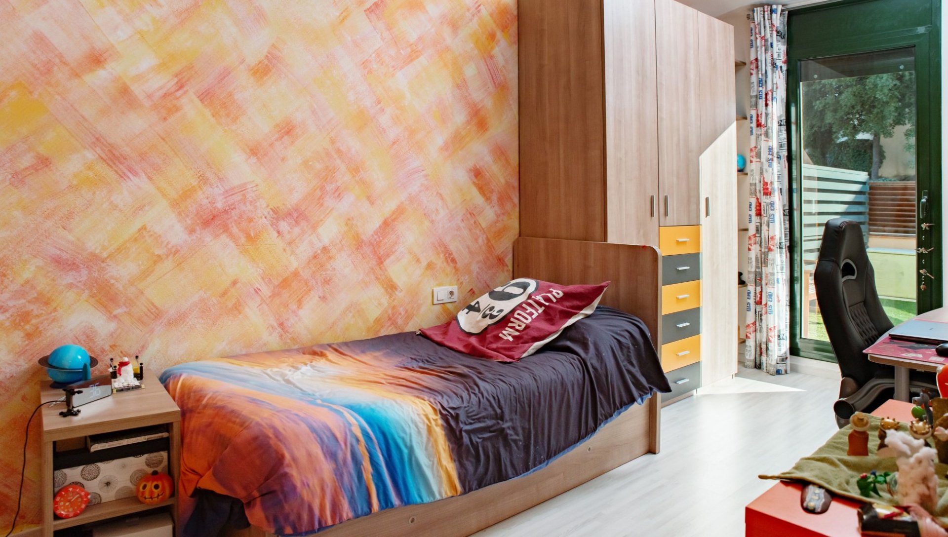 Kaupunkipientalo Lloret de Mar, Girona, Espanja 4 makuuhuonetta, 207 m2 No. 93399
