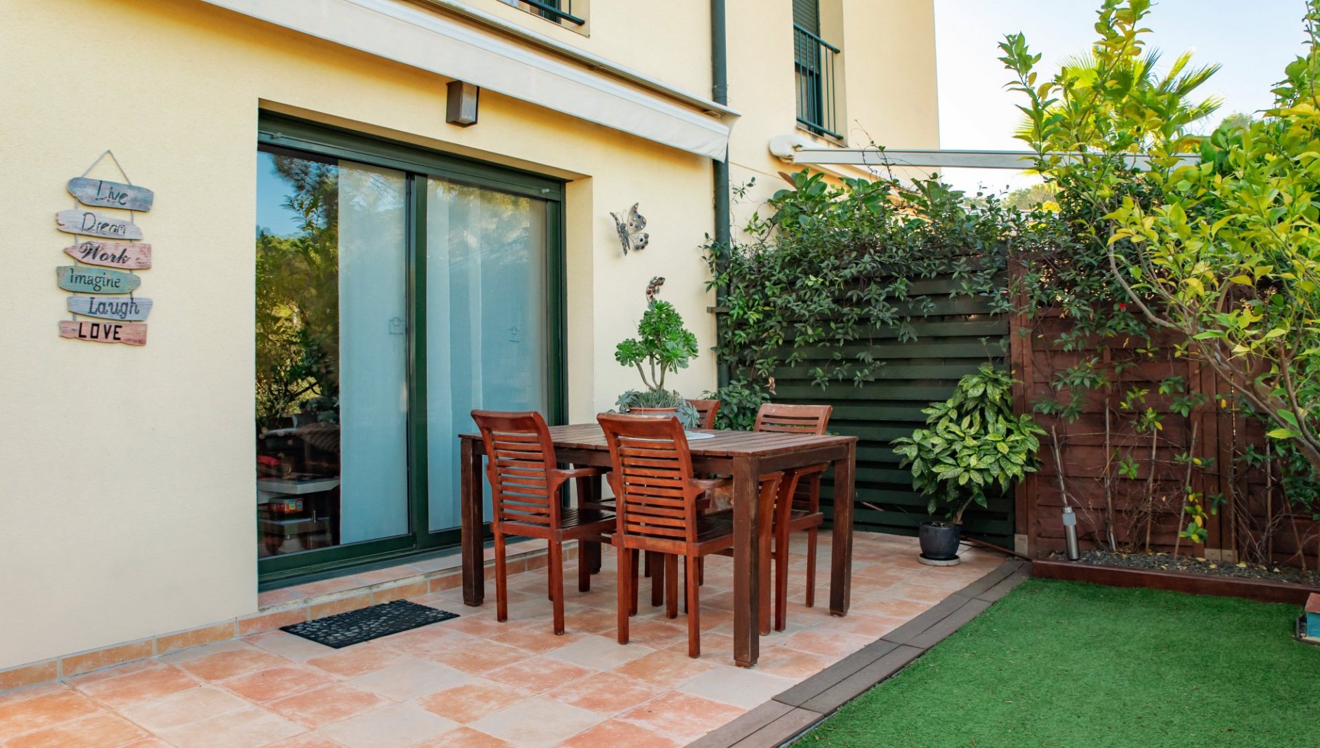 Kaupunkipientalo Lloret de Mar, Girona, Espanja 4 makuuhuonetta, 207 m2 No. 93399