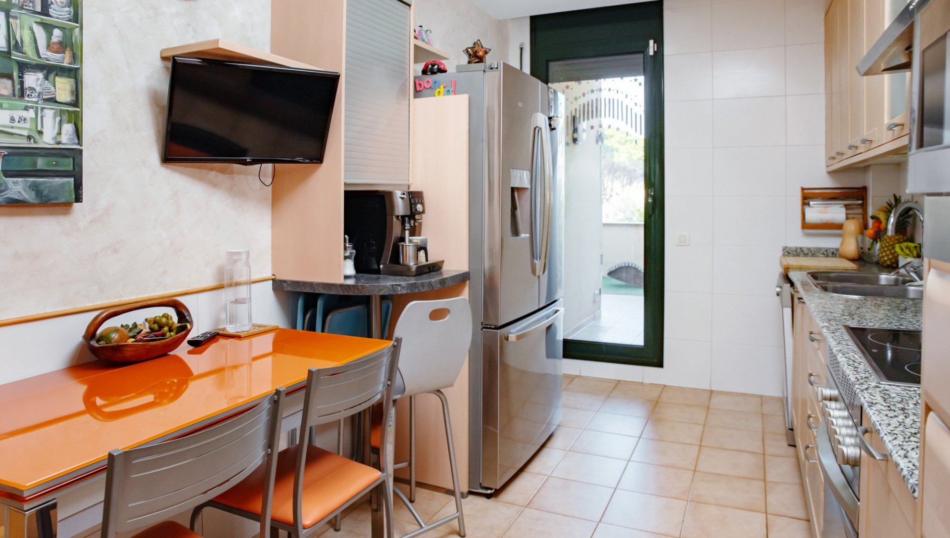Kaupunkipientalo Lloret de Mar, Girona, Espanja 4 makuuhuonetta, 207 m2 No. 93399