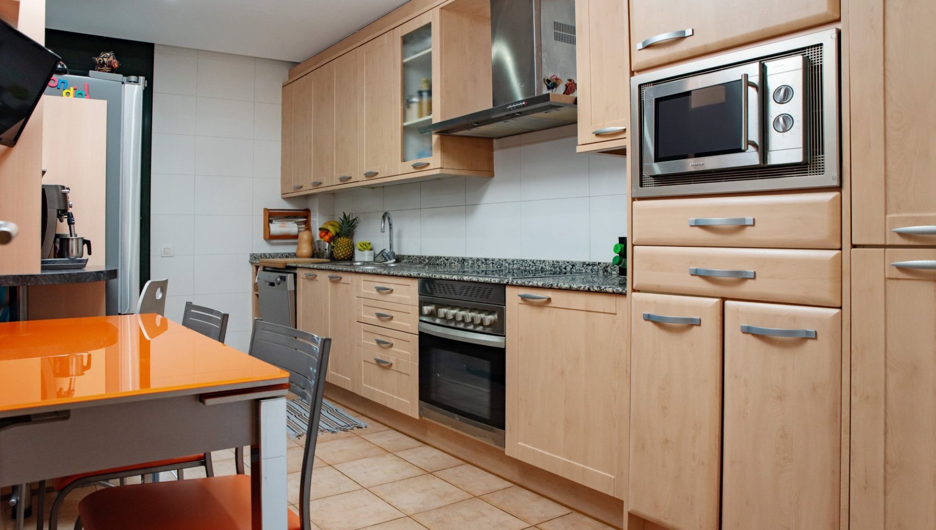 Kaupunkipientalo Lloret de Mar, Girona, Espanja 4 makuuhuonetta, 207 m2 No. 93399