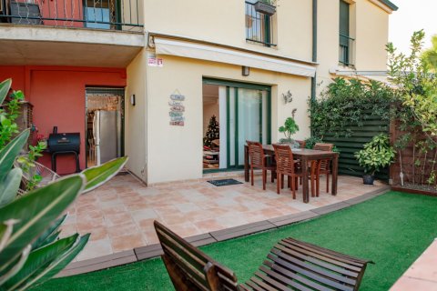 Casa adosada en venta Lloret de Mar, Gerona, España 4 dormitorios, 207 m2 No. 93399 - foto 3