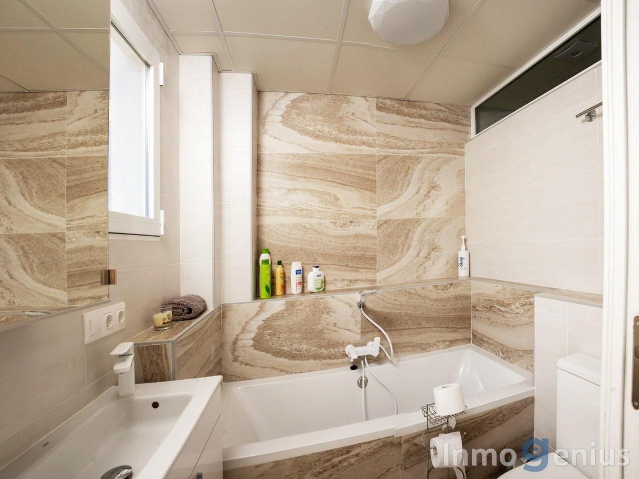 Appartamento a Torrevieja, Alicante, Spagna 3 camere da letto, 115 mq. N° 81577