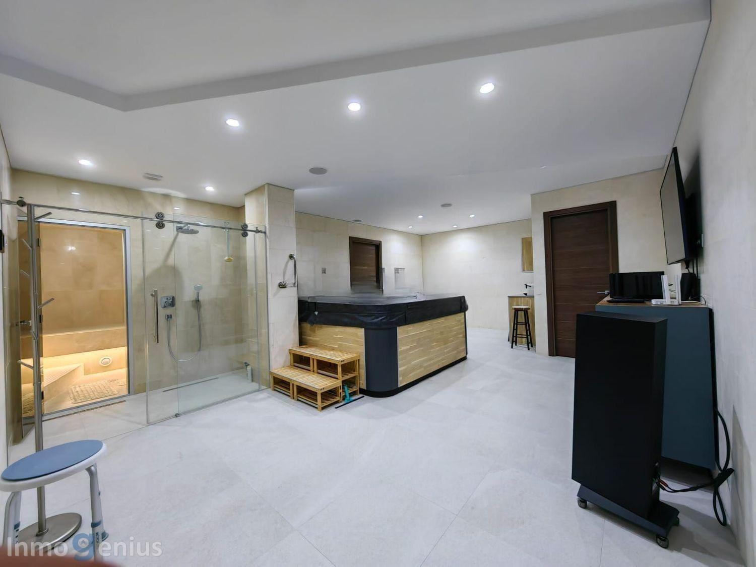 Villa i Altea, Alicante, Spanien 5 sovrum, 635 kvm. Nr. 81578