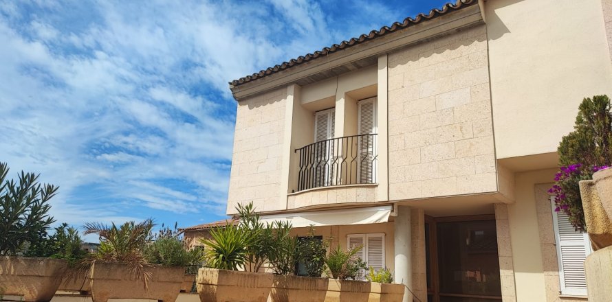 Townhouse Palma de Majorca, Mallorca, Spain 3 bedrooms, 213 sq.m. No. 111743