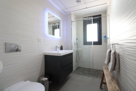 Продажа квартиры в Гуардамар-дель-Сегура, Аликанте, Испания 3 спальни, 109м2 №119066 - фото 17