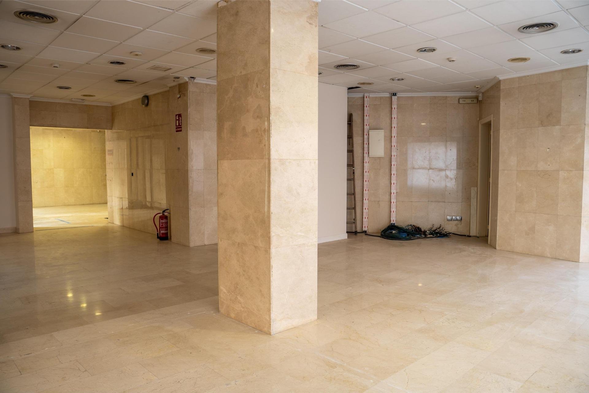 Коммерческая недвижимость в Аликанте, Испания 330м2 №91712