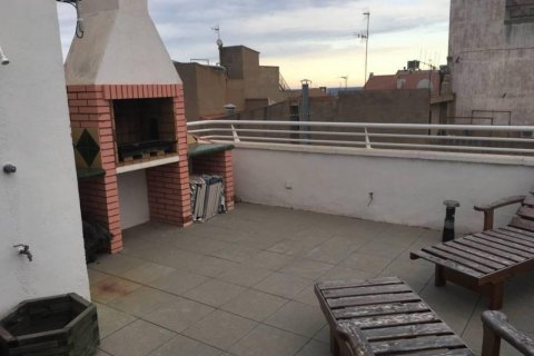 Продажа квартиры Камбрильс, Таррагона, Испания 4 спальни, 120м2 №21999 - фото 2