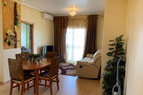 Продажа квартиры в Гуардамар-дель-Сегура, Аликанте, Испания 3 спальни, 100м2 №119464 - фото 19