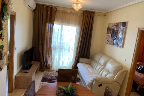 Продажа квартиры в Гуардамар-дель-Сегура, Аликанте, Испания 3 спальни, 100м2 №119464 - фото 18