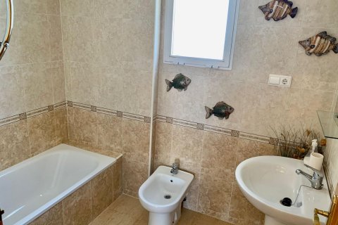 Продажа квартиры в Гуардамар-дель-Сегура, Аликанте, Испания 3 спальни, 100м2 №119464 - фото 22