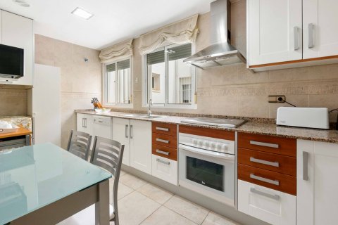Apartment for sale Torrevieja, Alicante, Spain 3 bedrooms, 109 sq.m. No. 113850 - photo 4