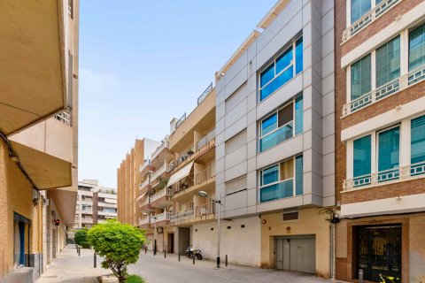 Apartment for sale Torrevieja, Alicante, Spain 3 bedrooms, 109 sq.m. No. 113850 - photo 17