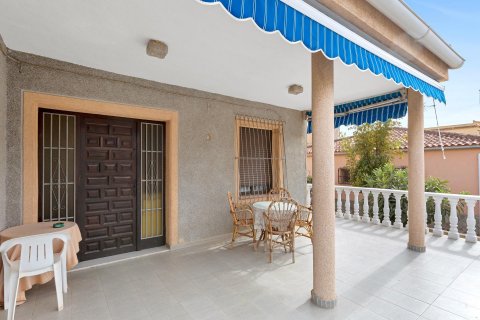 Villa zum Verkauf Torrevieja, Alicante, Spanien 4 Schlafzimmer,  Nr. 113933 - Foto 2