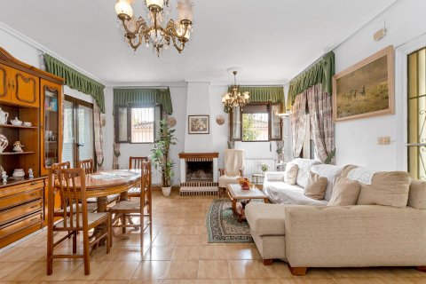 Villa zum Verkauf Torrevieja, Alicante, Spanien 4 Schlafzimmer,  Nr. 113933 - Foto 11