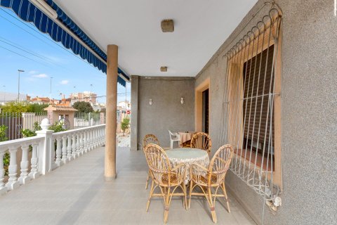 Villa zum Verkauf Torrevieja, Alicante, Spanien 4 Schlafzimmer,  Nr. 113933 - Foto 5