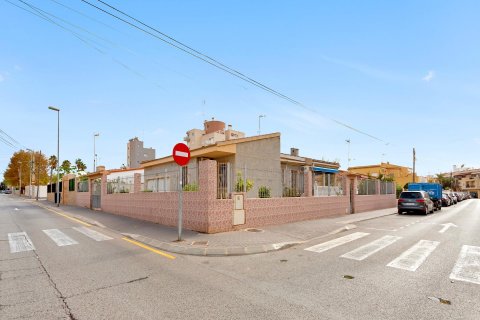Villa zum Verkauf Torrevieja, Alicante, Spanien 4 Schlafzimmer,  Nr. 113933 - Foto 7