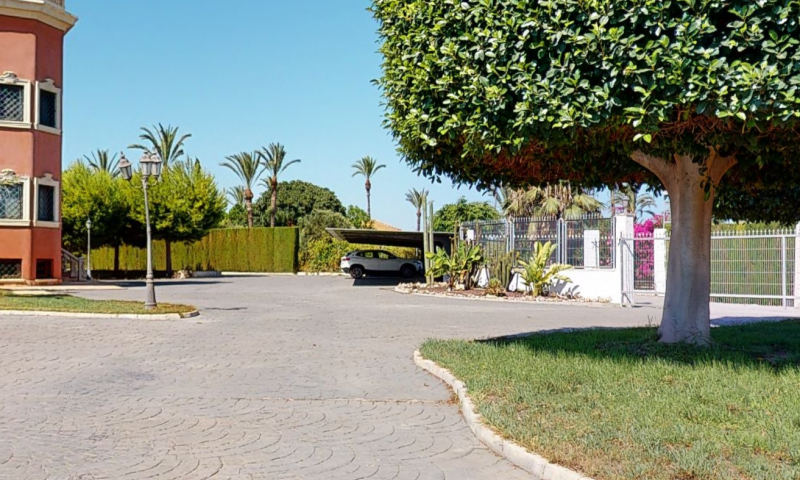 Villa i Elche, Alicante, Spanien 6 sovrum, 500 kvm. Nr. 115023