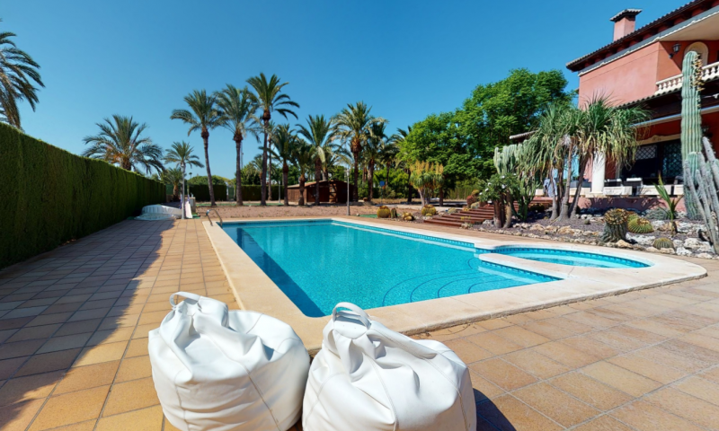 Villa i Elche, Alicante, Spanien 6 sovrum, 500 kvm. Nr. 115023